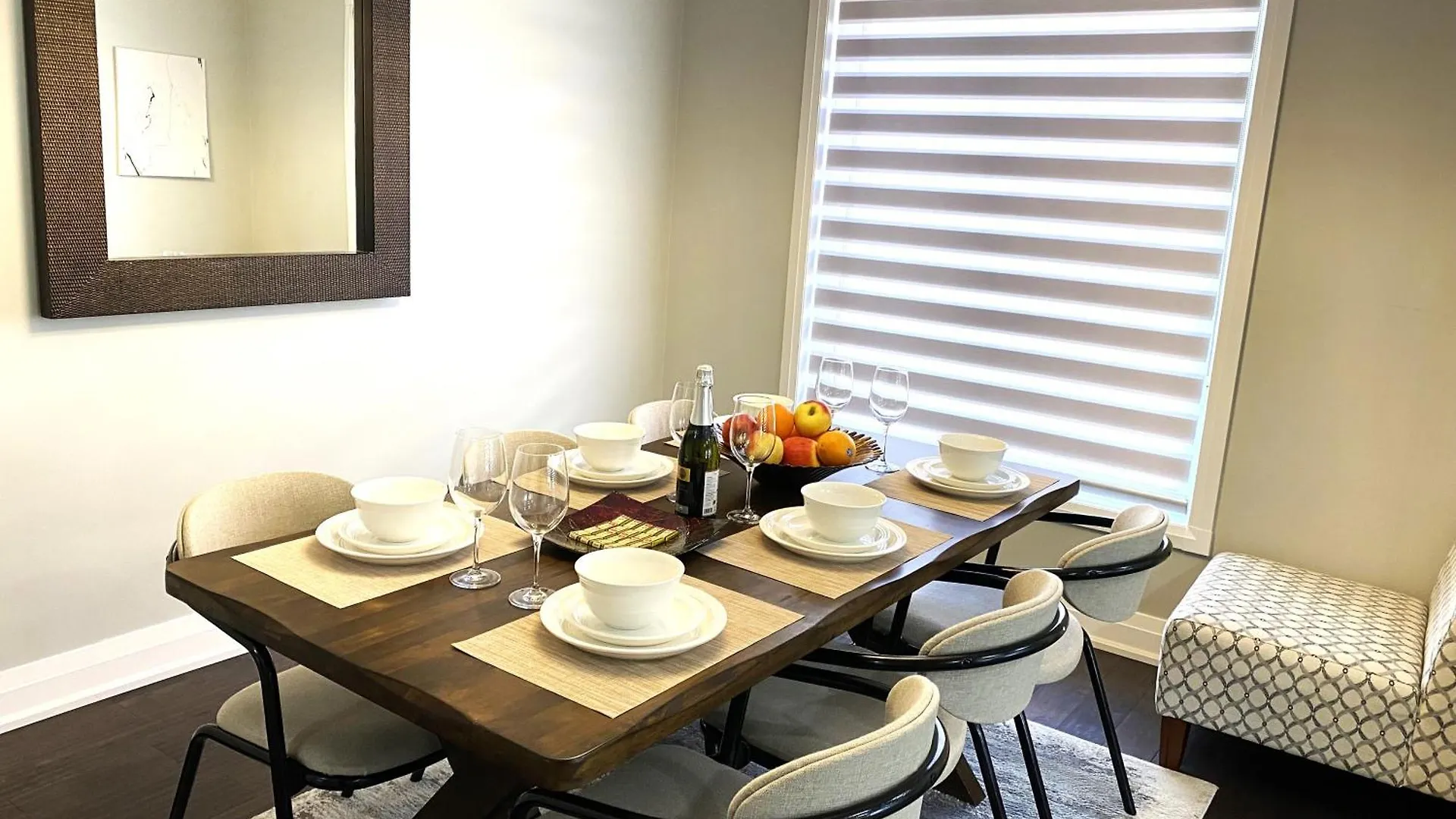 Vakantiehuis Iresidence In Toronto - Fantastic Vacation Home With Breakfast Canada