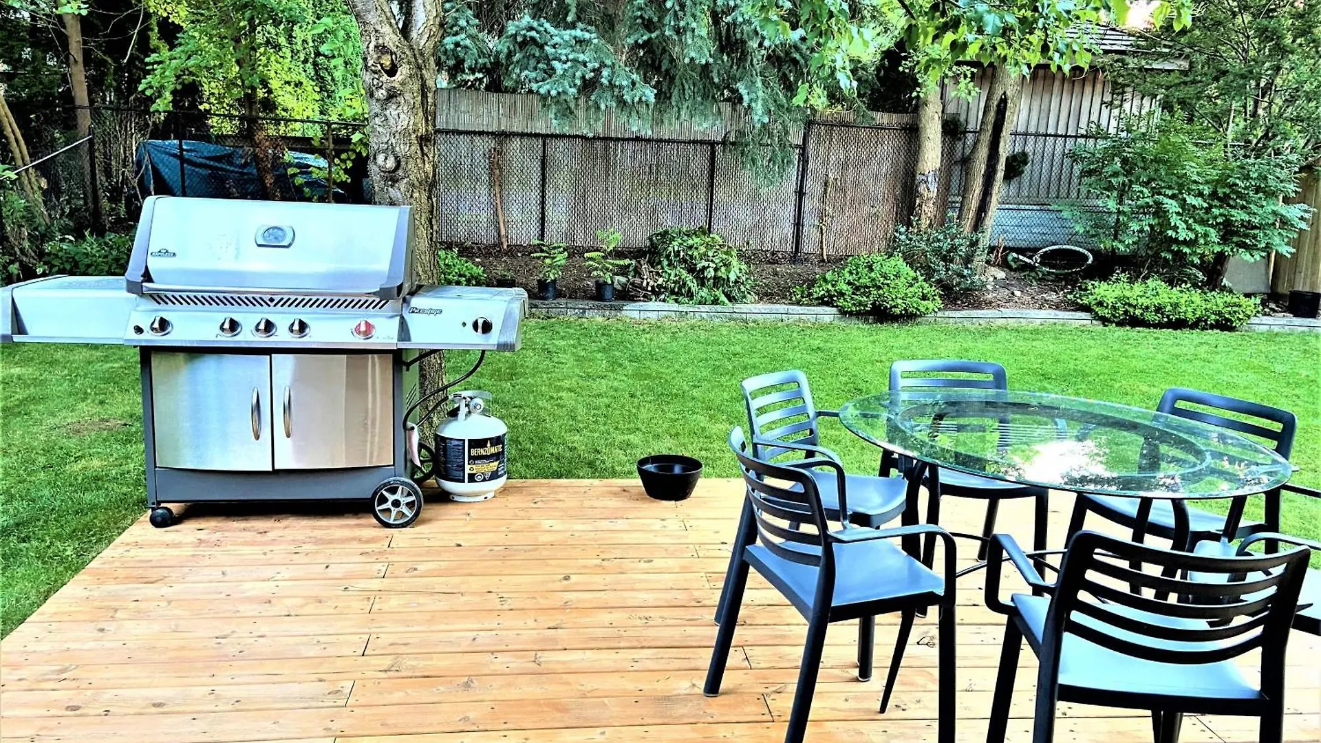 Iresidence In Toronto - Fantastic Vacation Home With Breakfast