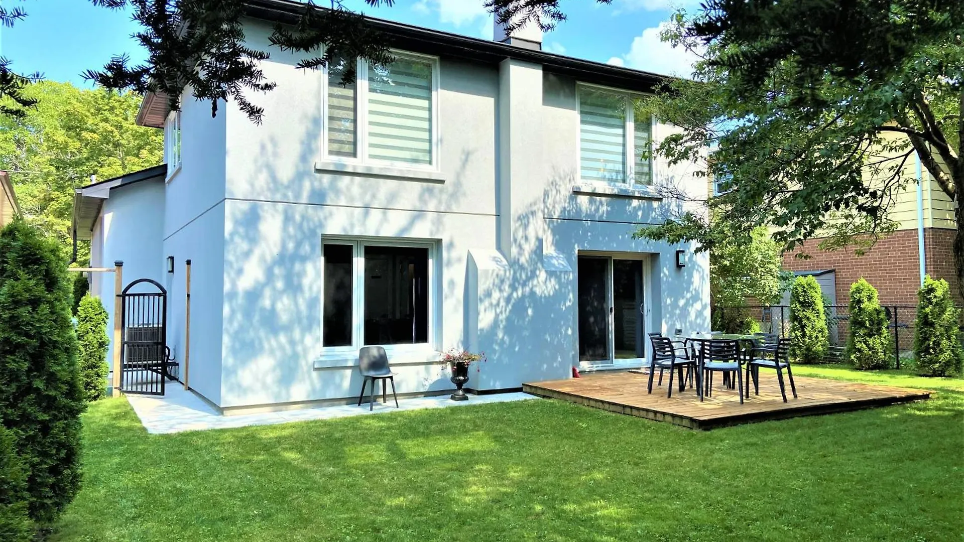 Iresidence In Toronto - Fantastic Vacation Home With Breakfast Canada