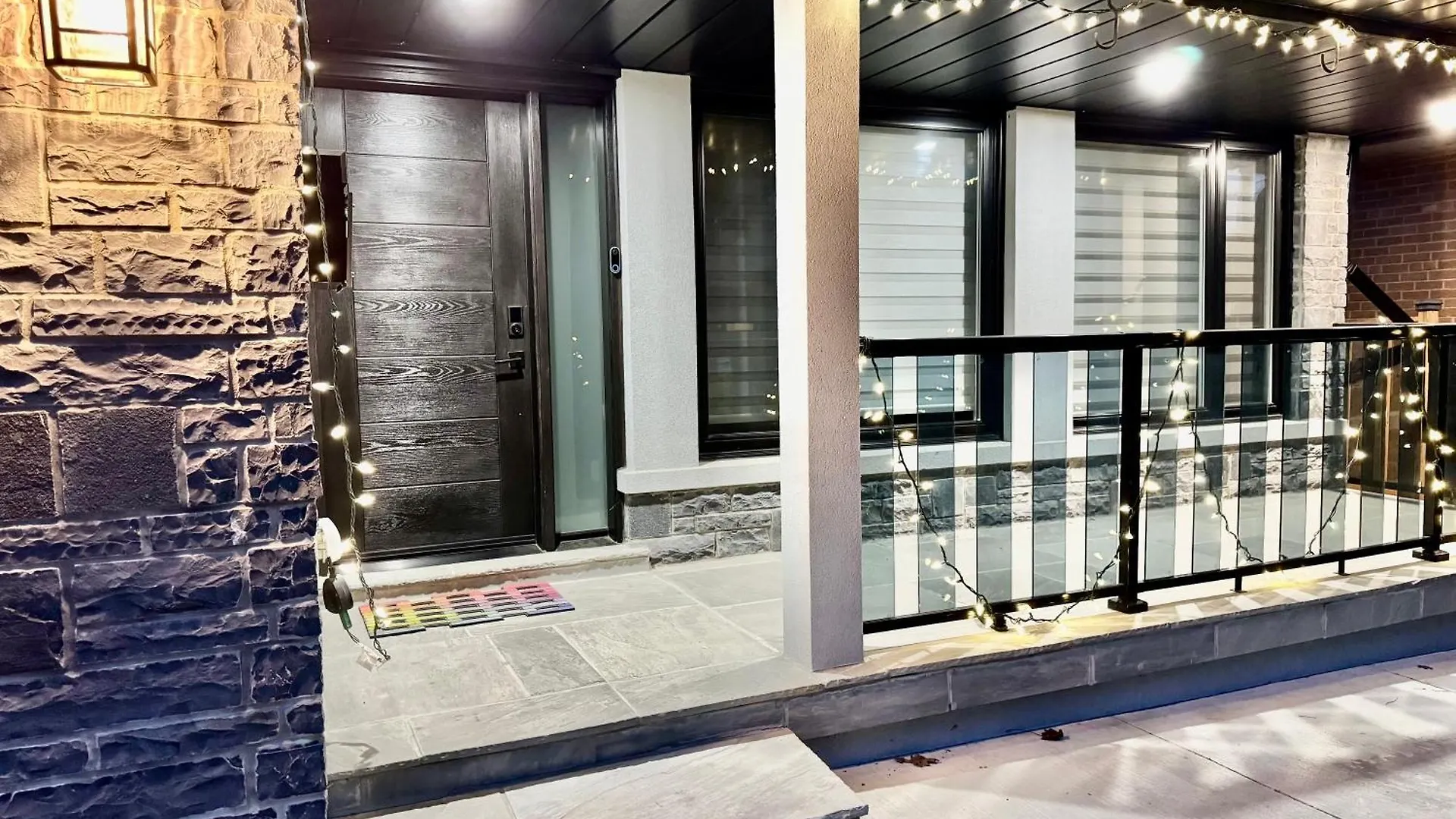 Iresidence In Toronto - Fantastic Vacation Home With Breakfast