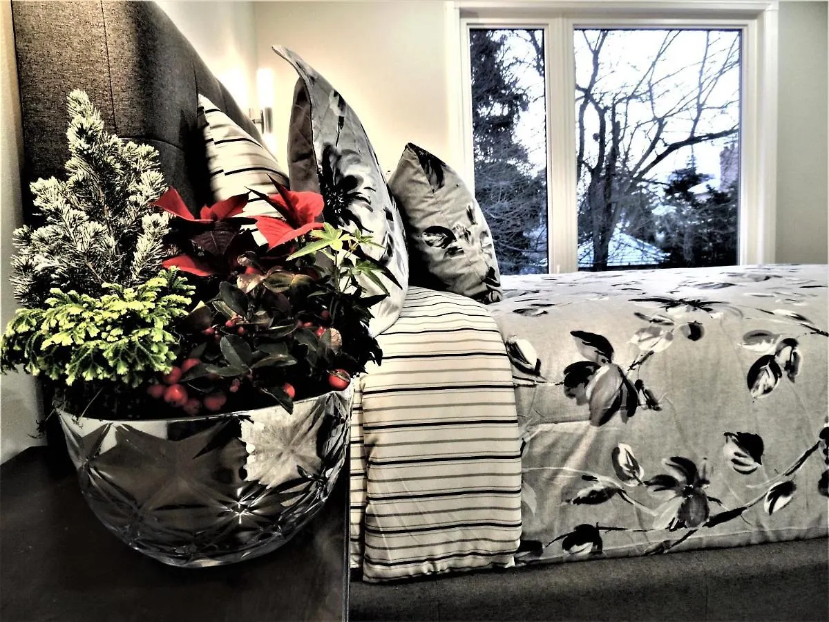 Iresidence In Toronto - Fantastic Vacation Home With Breakfast 0*,