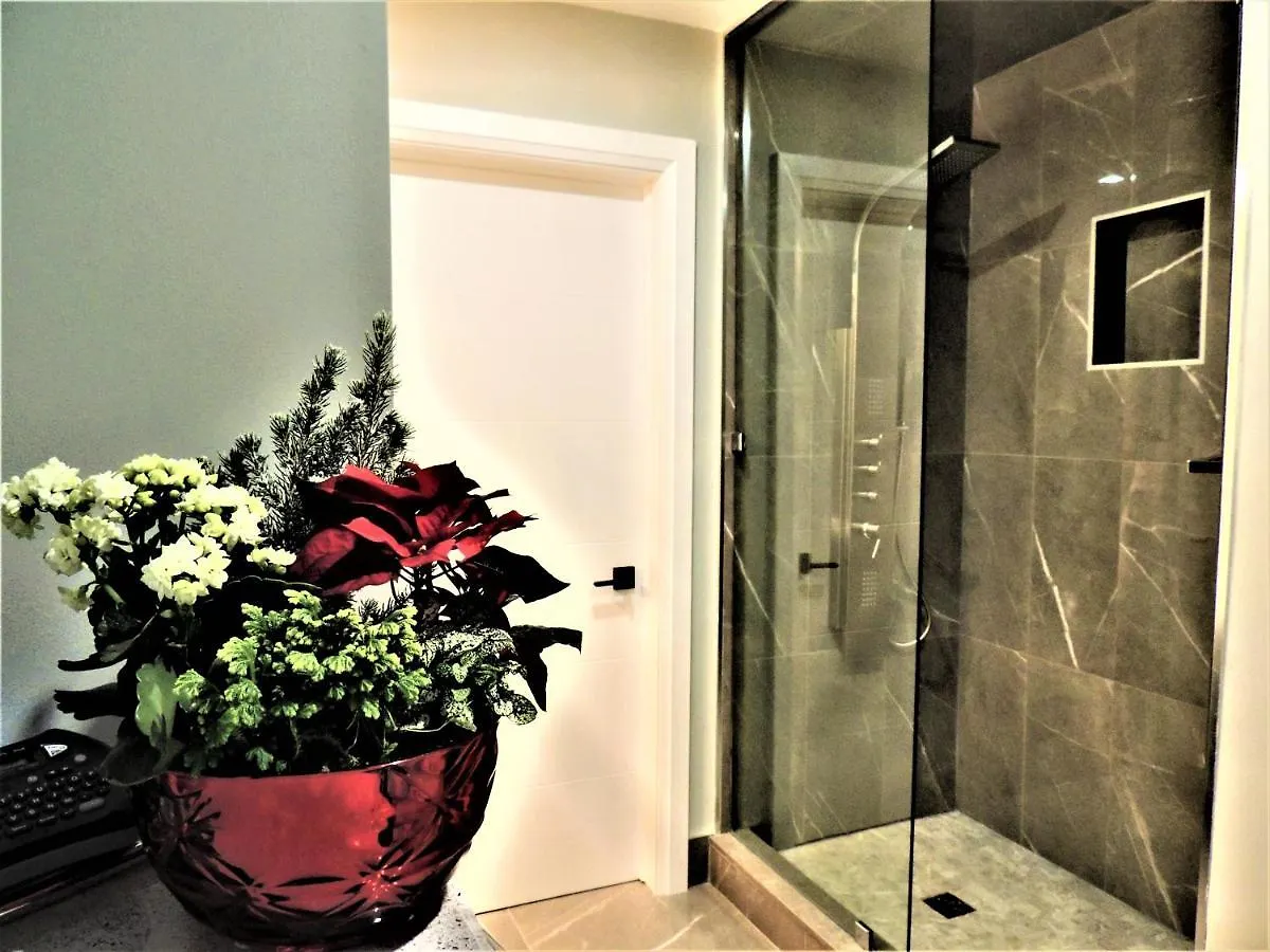 Iresidence In Toronto - Fantastic Vacation Home With Breakfast 0*,  Canada