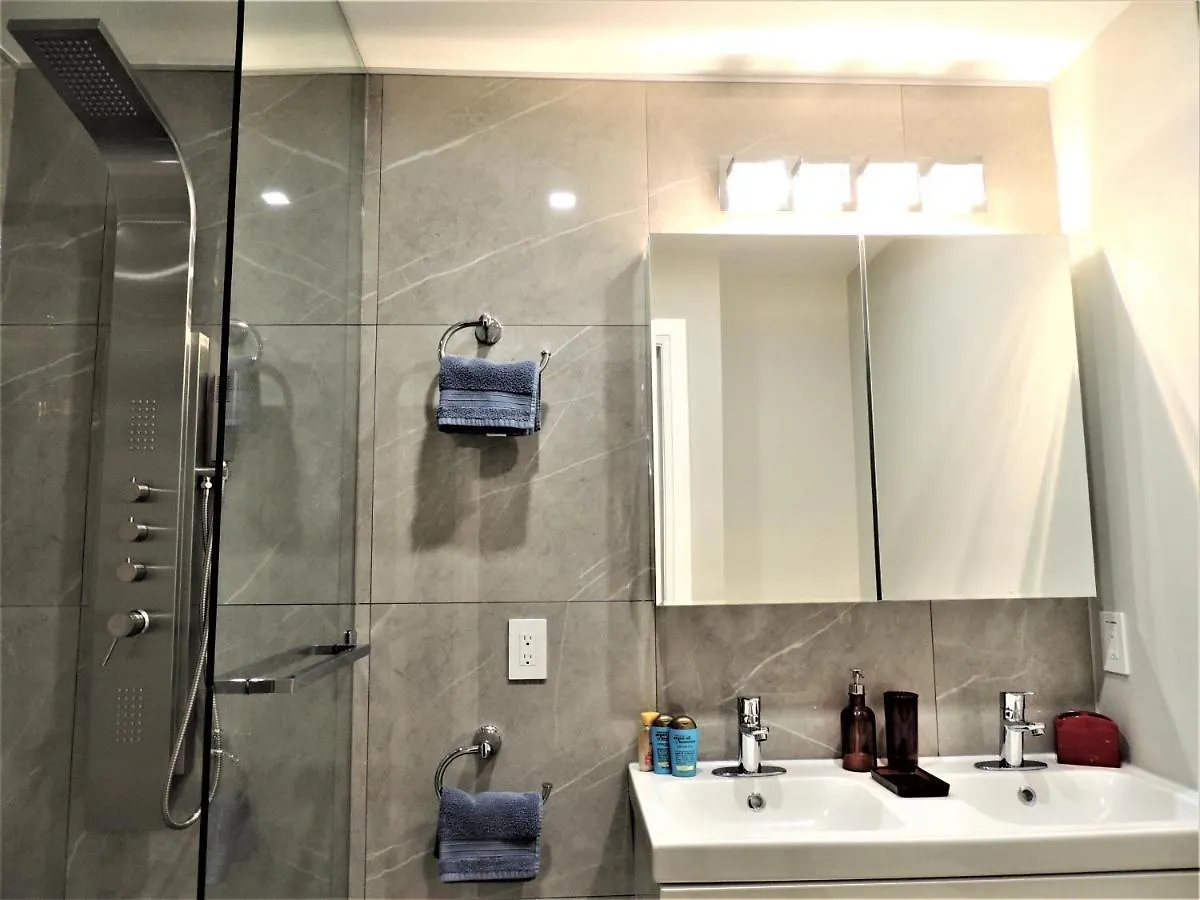 Iresidence In Toronto - Fantastic Vacation Home With Breakfast Vakantiehuis